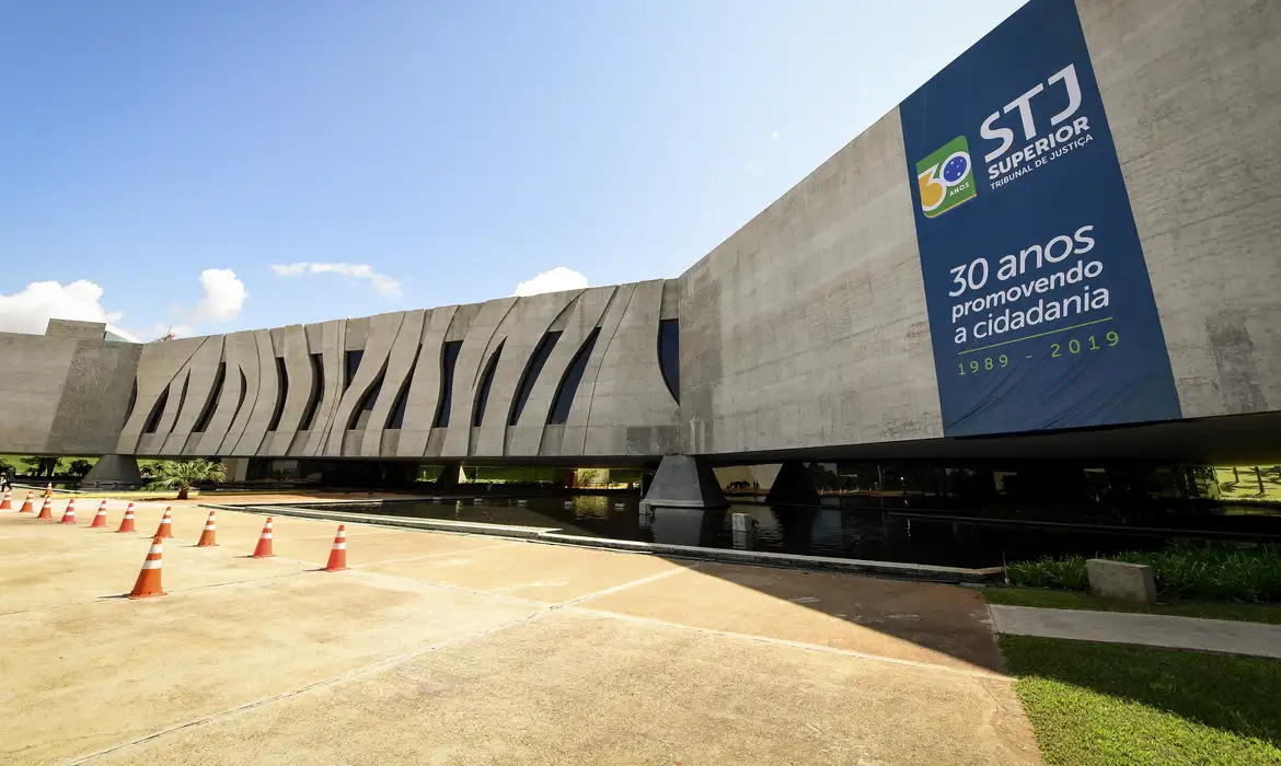 STJ autoriza faculdades privadas cobrarem valores mais altos aos calouros
