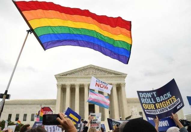 Suprema Corte dos EUA proíbe discriminação de profissionais LGBT no trabalho
