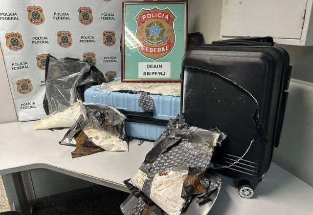 Suspeita pretendia embarcar com drogas para Paris | Divulgação/PF