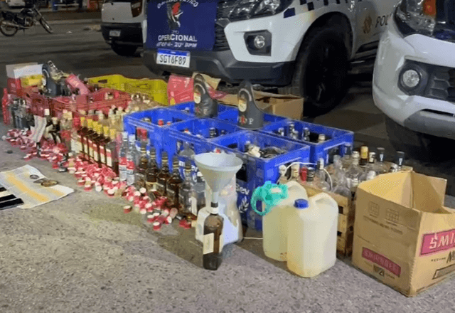 Suspeito misturava substâncias de baixo custo a bebidas de marcas conhecidas | Divulgação/PMDF