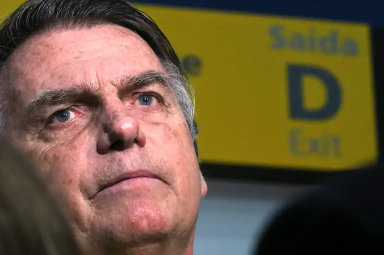 TSE mantém maioria e determina multa de R$ 15 mil a Bolsonaro por ligar Lula ao PCC