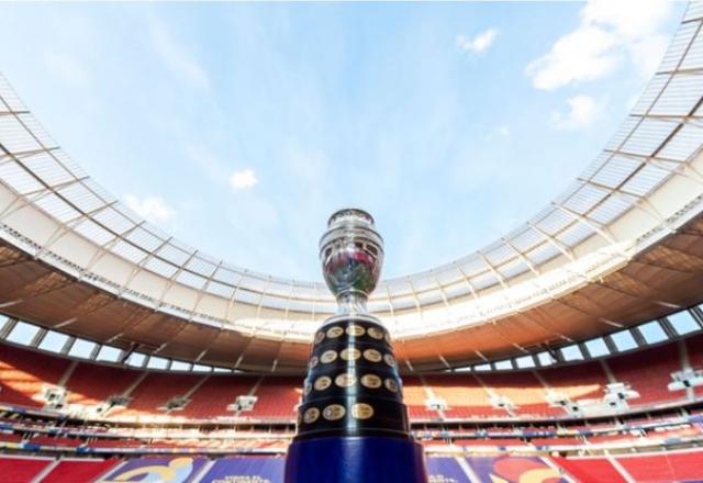 Taça da Copa América no estádio Mané Garrincha