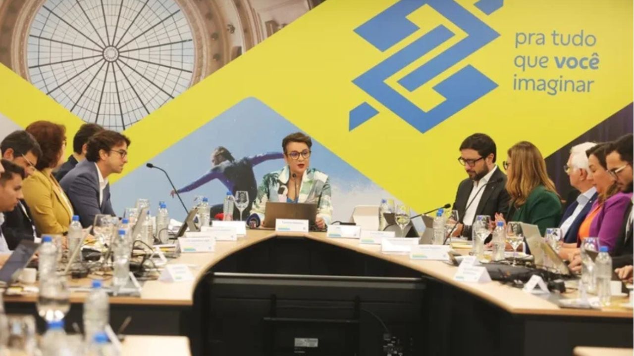 Imagem da notícia: Banco do Brasil admite 'erro' em cartão e trava crédito Imagem da notícia: Banco do Brasil admite 'erro' em cartão e trava crédito