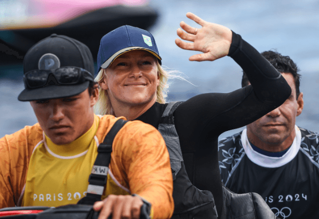 Tatiana Weston-Webb: seu pai, Douglas Weston-Webb é um surfista inglês e sua mãe Tanira Guimarães é uma bodyboarder brasileira, tendo portanto dupla nacionalidade | Wiliam Lucas / COB