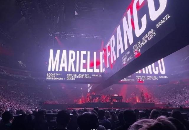 Telão escrito Marielle Franco