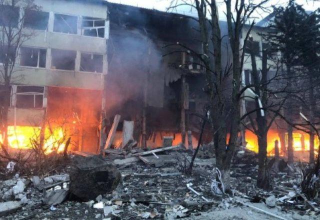 Bombardeios atingiram as cidades de Kiev, Lviv, Kropivnitskiy, Dnipro, Odessa, Kharkiv, Zaporizhzhia, Ivano-Frankivsk, Jitomir e Vinnytsia | Reprodução/Telegram Zelensky