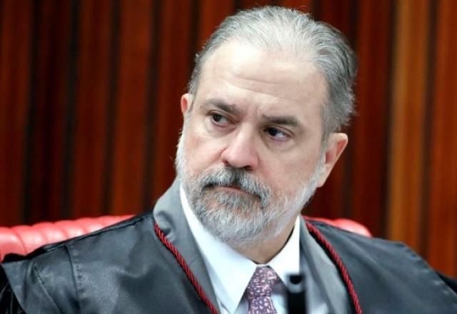 Temos que apenas, neste momento, não só hipotecar a nossa solidariedade aos poderes constituídos, mas também declarar o nosso amor à democracia, disse | Reprodução