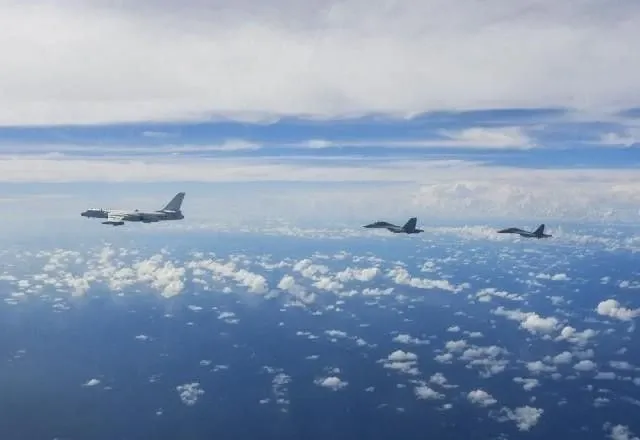 China realiza exercícios militares com munições reais perto de Taiwan China realiza exercícios militares com munições reais perto de Taiwan