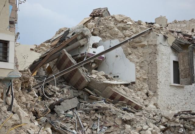 Terremoto já matou mais de 35 mil pessoas
