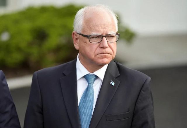 Governador de Minnesota e vice na chapa de Kamala Harris, Tim Walz | AP Photo/ Jacquelyn Martin