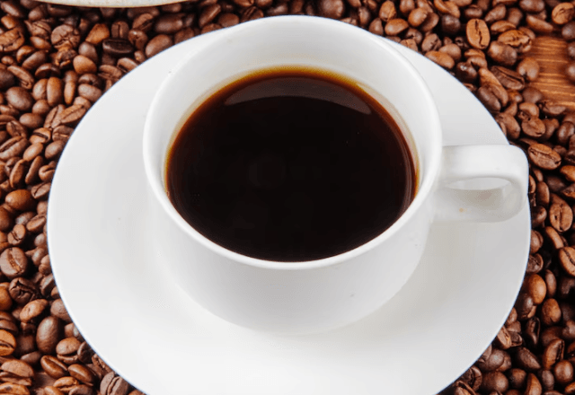 Tomar café de manhã pode reduzir risco de morte por doenças cardiovasculares | Freepik