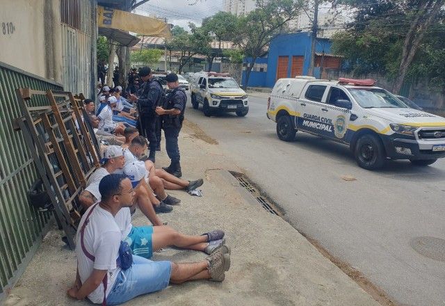 Torcedores do Cruzeiro são atacados com barras de ferro por torcida do Atlético-MG