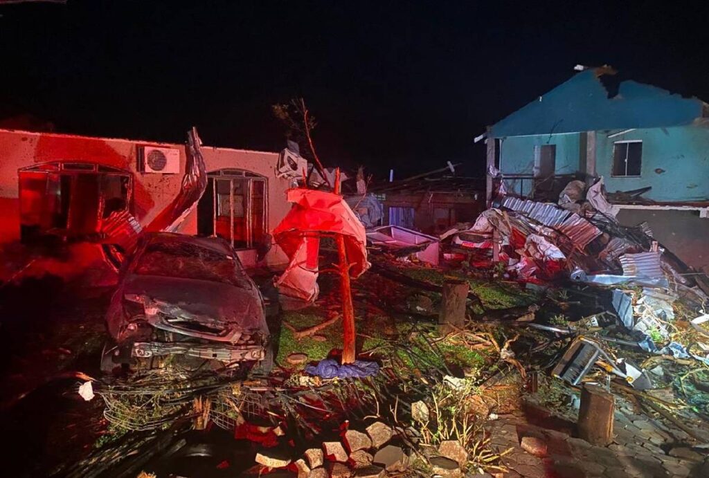 Tornado deixou cenário de devastação em Rio Bonito do Iguaçu