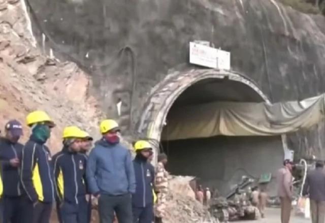 Trabalhadores presos em túnel na índia