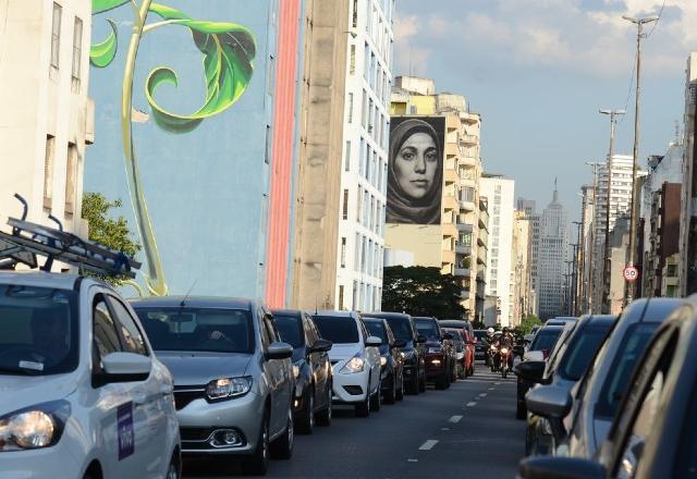 Trânsito no minhocão