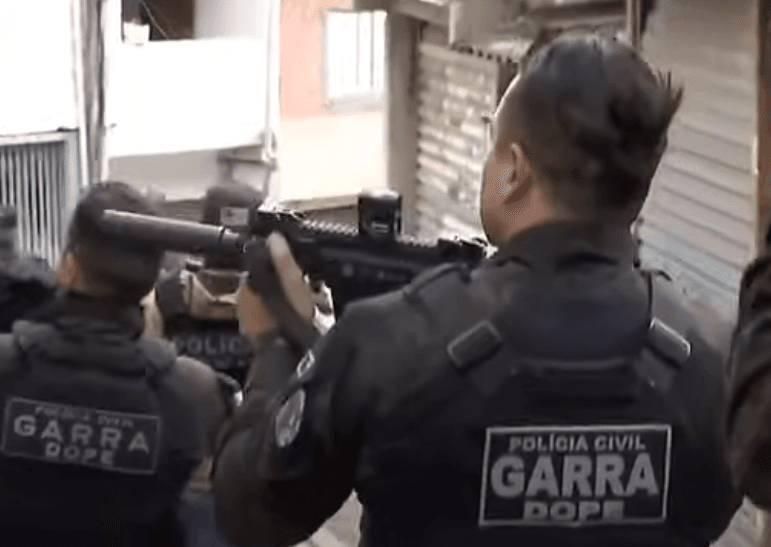 Operação contra roubo a residências acontece na manhã desta sexta-feira (26) | SBT