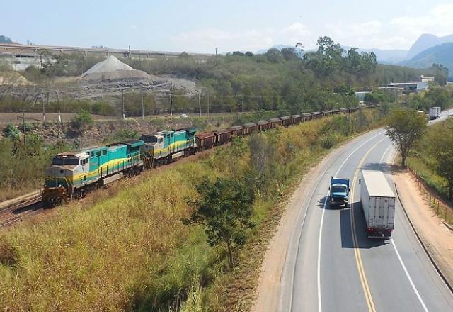 38% das indústrias trocariam transporte em rodovias por outro modal 38% das indústrias trocariam transporte em rodovias por outro modal