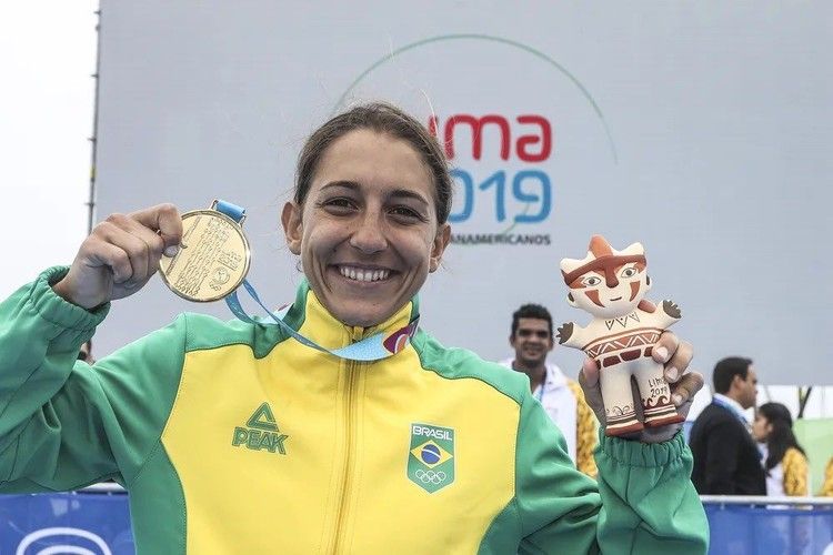 Triatleta Luisa Baptista é transferida para UTI de hospital particular