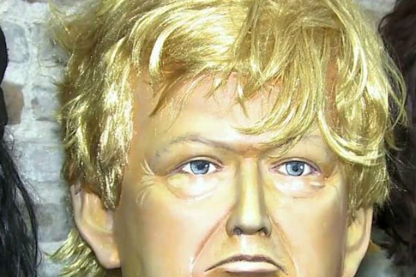 Trump e Wesley Safadão são os novos bonecos da folia em Pernambuco