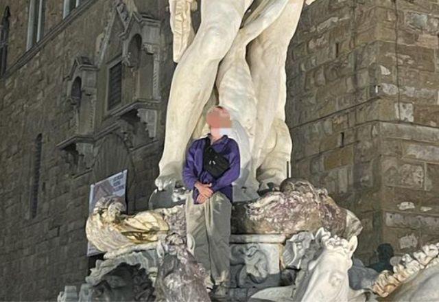 Turista danifica fonte construída no século XVI em Florença