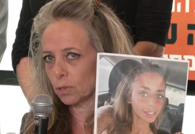 "Imploro ao mundo para trazer meu bebê de volta", diz mãe de jovem sequestrada pelo Hamas