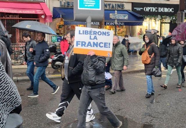 Protestos foram registrados em cidades como Paris, Lyon e Bordeaux | Reprodução/Twitter