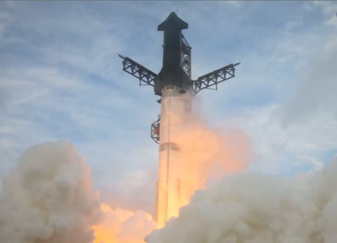 Starship é lançado com sucesso pela SpaceX | Reprodução/Twitter
