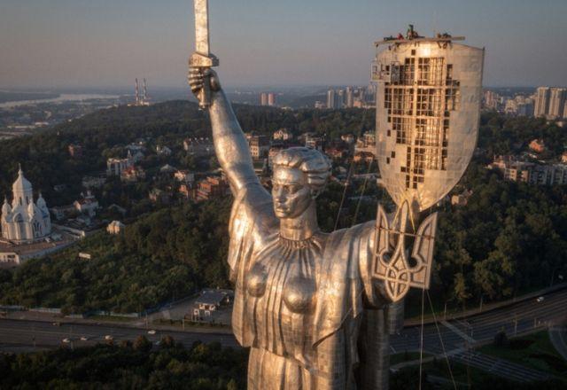 A expectativa é que o novo monumento seja revelado no dia 24 de agosto - Dia da Independência da Ucrânia | Reprodução/Twitter