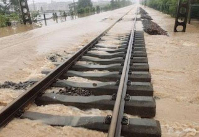 Na província vizinha de Jiangxi, por exemplo, quase 500 mil pessoas foram atingidas pelas enchentes | Reprodução/Twitter
