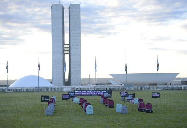 Massacre na creche de Blumenau, em Santa Catarina, é um dos episódios mais recentes de ataques em escolas no país  | Reprodução/Twitter Avaaz