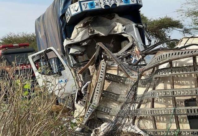 Em geral, os acidentes rodoviários no Senegal acontecem devido às estradas precárias e veículos em condições ruins | Reprodução/Twitter LyMadior