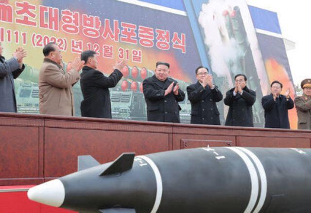 Míssil de curto alcança foi registrado saindo da capital norte-coreana, Pyongyang, e caindo no mar do Japão | Reprodução/Twitter ThatsTanishk