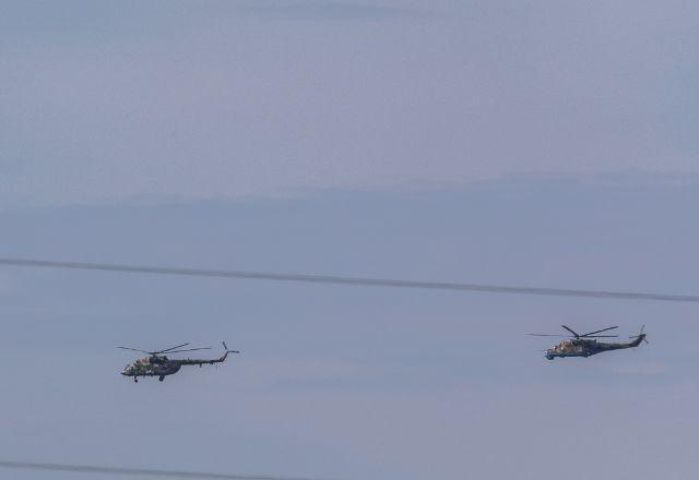 Pelas redes sociais, moradores compartilharam fotos e vídeos dos helicópteros bielorrussos | Reprodução/Twitter