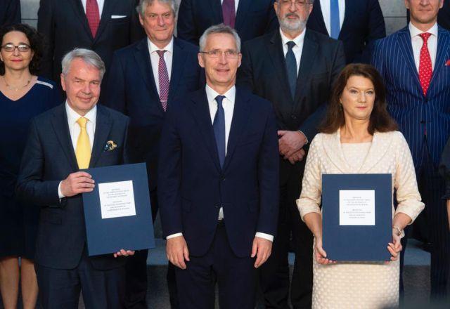 Com a assinatura, começa o processo de ratificação pelos parlamentares dos países-membros da Otan | Reprodução/Twitter