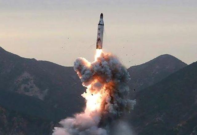 Seul disparou três mísseis em direção ao norte da fronteira marítima com a Coreia do Norte | Reprodução/Twitter