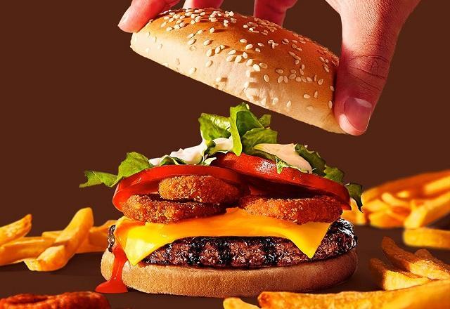 Propaganda enganosa engloba os lanches Mc Picanha, do Mc Donald's, e Whopper Costela, do Burger King | Reprodução/Twitter