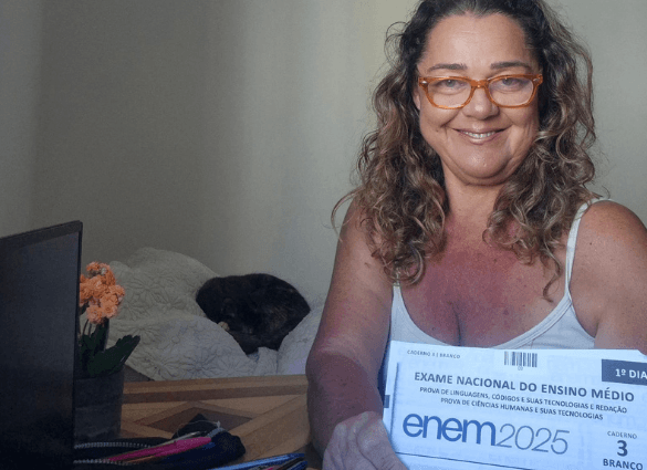 Enem 2025 tem salto de 191% em inscrições de 60+: "Enquanto houver meta, é hora de estudar"