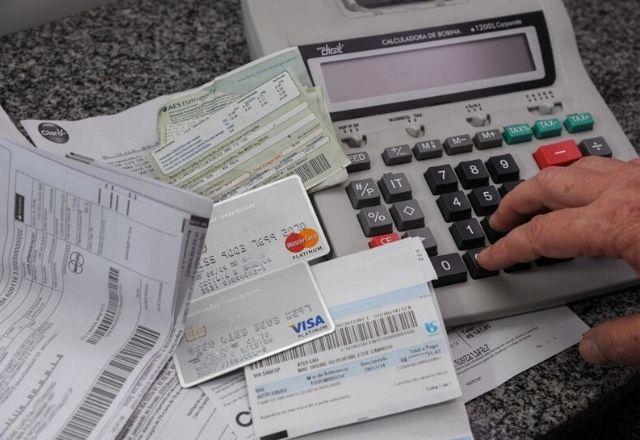 Valor total das dívidas dos brasileiros somam R$ 253,65 bilhões | Divulgação/USP