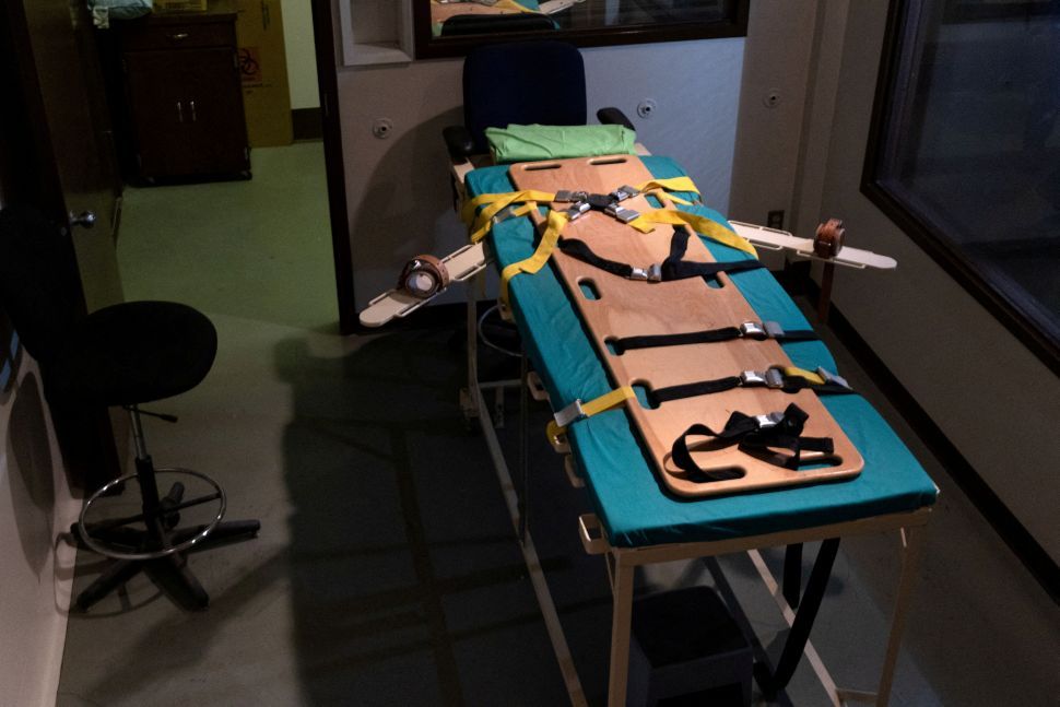 EUA deveriam usar pelotão de fuzilamento e eletrocussão como métodos de execução, diz Departamento de Justiça
