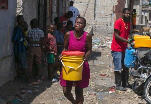 Além da violência, haitianos ainda sofrem com carência de serviços básicos, como água potável | Odlyn Joseph/Unicef