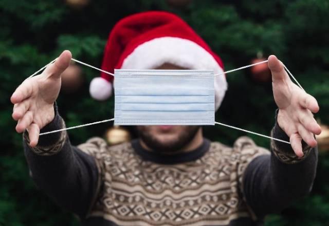 Natal em tempo de pandemia: sem aglomeração e de máscara Natal em tempo de pandemia: sem aglomeração e de máscara