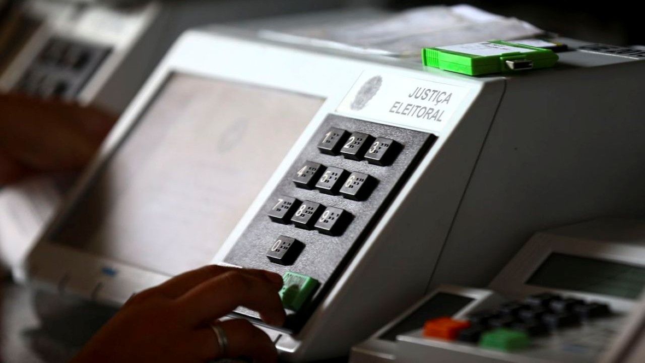 Número de eleitores de 16 a 24 anos cai 22% desde 2010 Número de eleitores de 16 a 24 anos cai 22% desde 2010