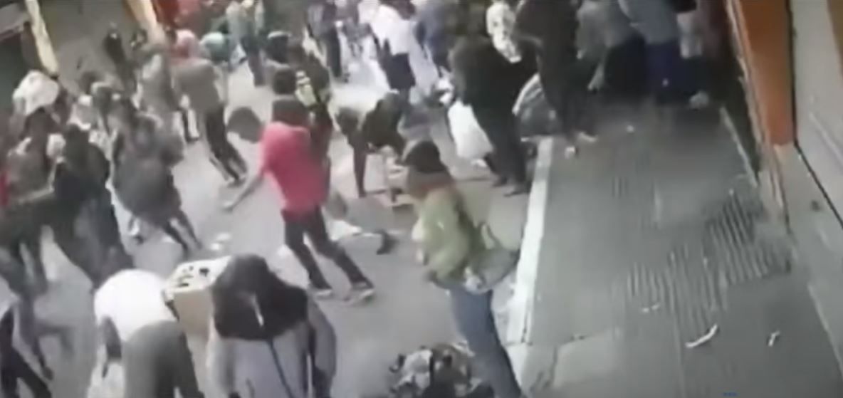 Usuários da Cracolândia roubam loja de equipamentos eletrônicos na Santa Ifigênia, em SP