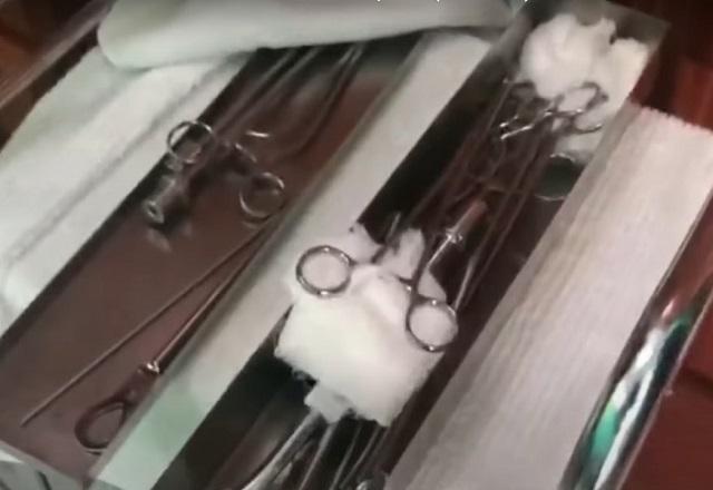 Utensílios cirúrgicos usados em clínicas ilegais de aborto no RJ