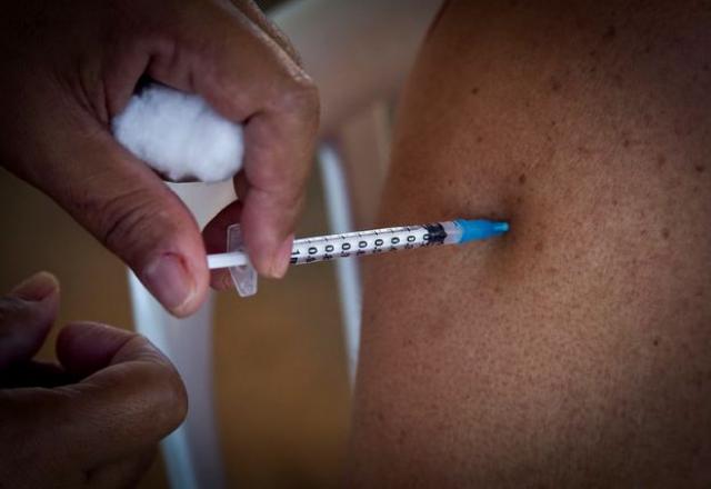 Anvisa deve autorizar nova validade da vacina da Janssen semana que vem Anvisa deve autorizar nova validade da vacina da Janssen semana que vem