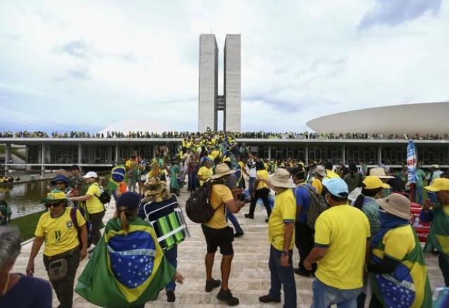 Justiça da Argentina ordena prisão de 61 foragidos do 8 de janeiro Justiça da Argentina ordena prisão de 61 foragidos do 8 de janeiro