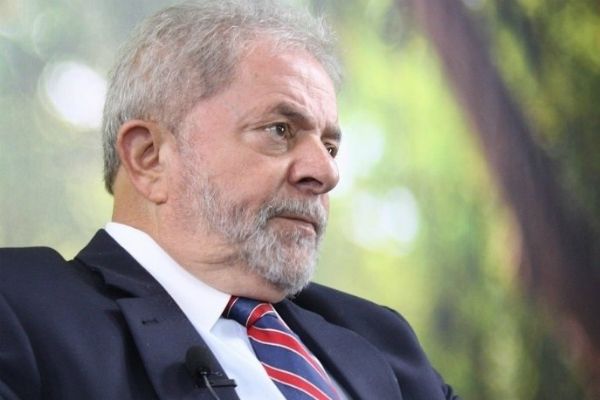 Vaza áudio de voo de Lula em que ex-presidente é chamado de ´lixo´ Vaza áudio de voo de Lula em que ex-presidente é chamado de ´lixo´