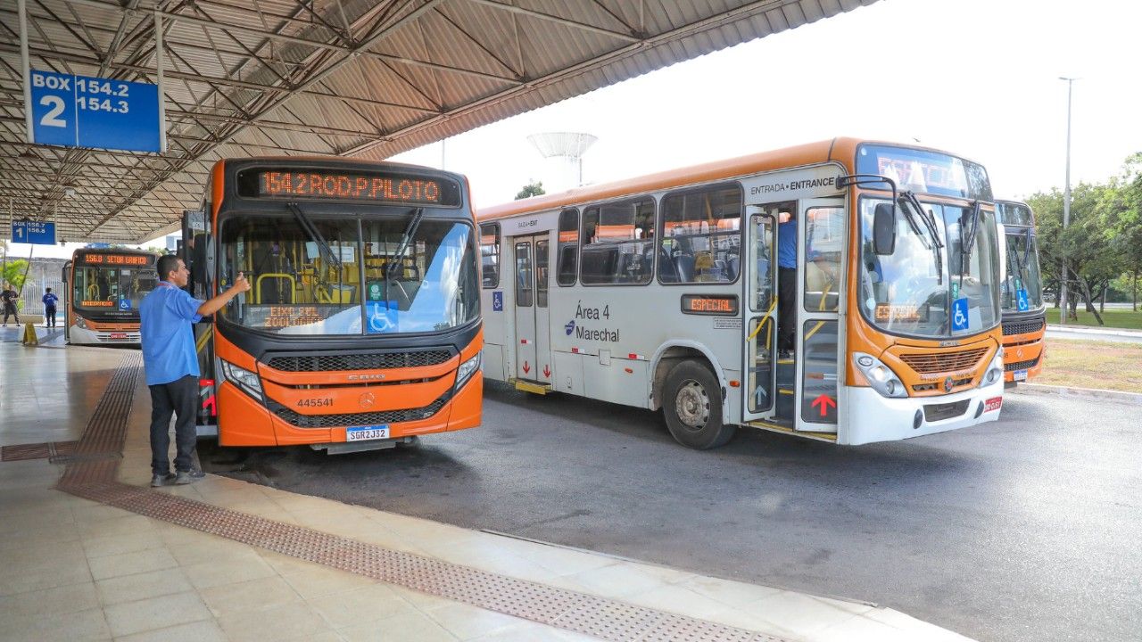 Veículos da Marechal em terminal de ônibus no DF | Arquivo/Agência Brasília