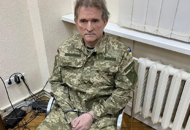 Viktor Medvedchuk após ser capturado por Inteligência do Governo da Ucrânia