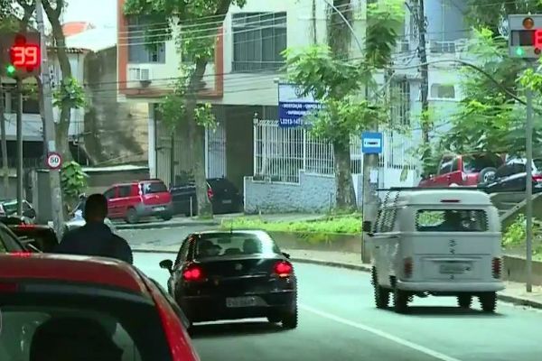 Violência faz aumentar o número de multas de trânsito no Rio de Janeiro Violência faz aumentar o número de multas de trânsito no Rio de Janeiro